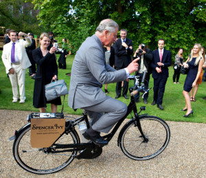 charles-on-a-bike_1958324i